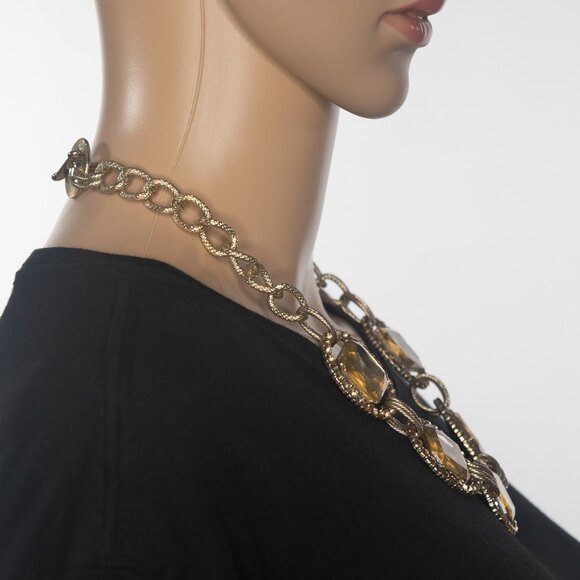 Elegant Faux‎ Gold Necklace with Faux Gemstones And Faux Diamond Accents - Picture 4 of 10